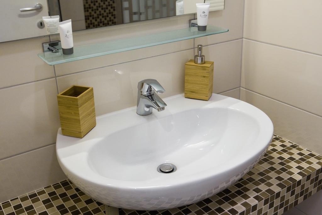 Laura Lux Suites Сплит Экстерьер фото