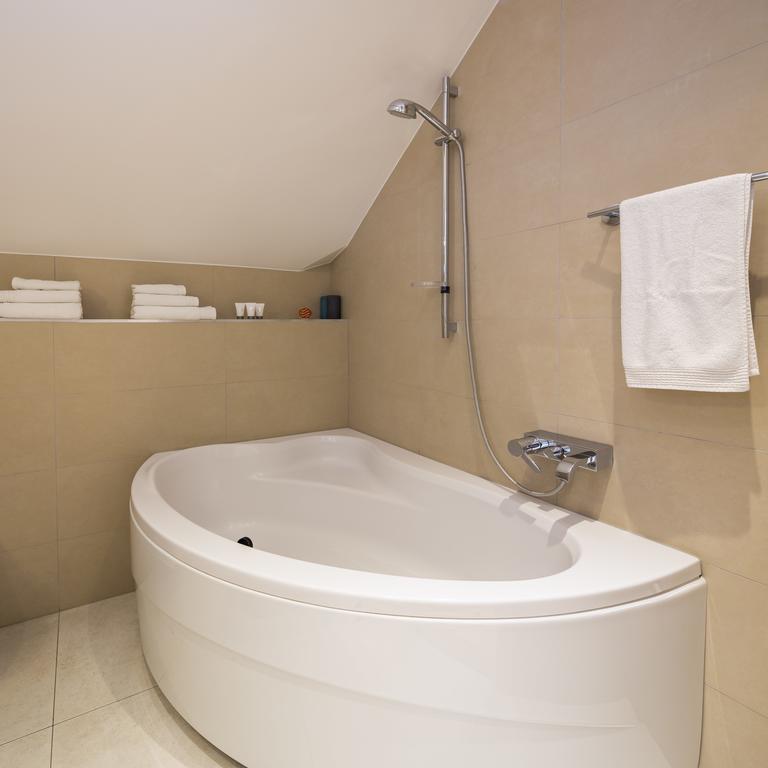 Laura Lux Suites Сплит Экстерьер фото